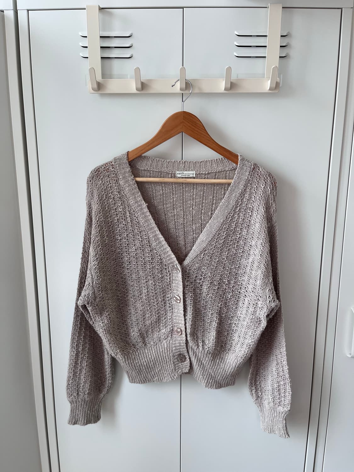 Earth music 프리미엄 라벨 그물 니트 오트밀 가디건 상품이미지7