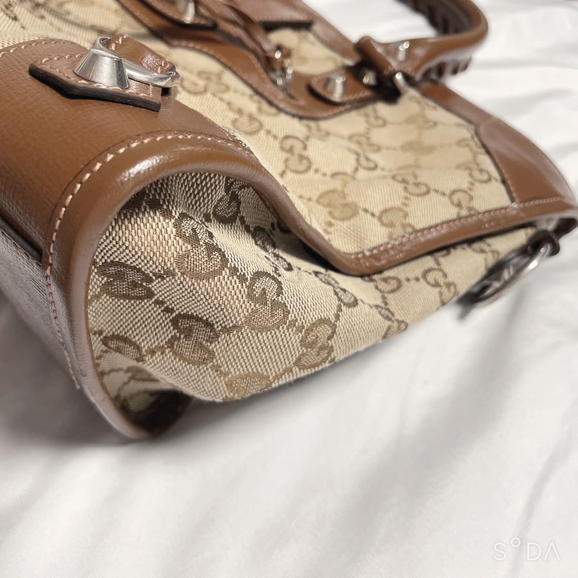 해커프로젝트 구찌x발렌시아가 모터백 상품이미지4