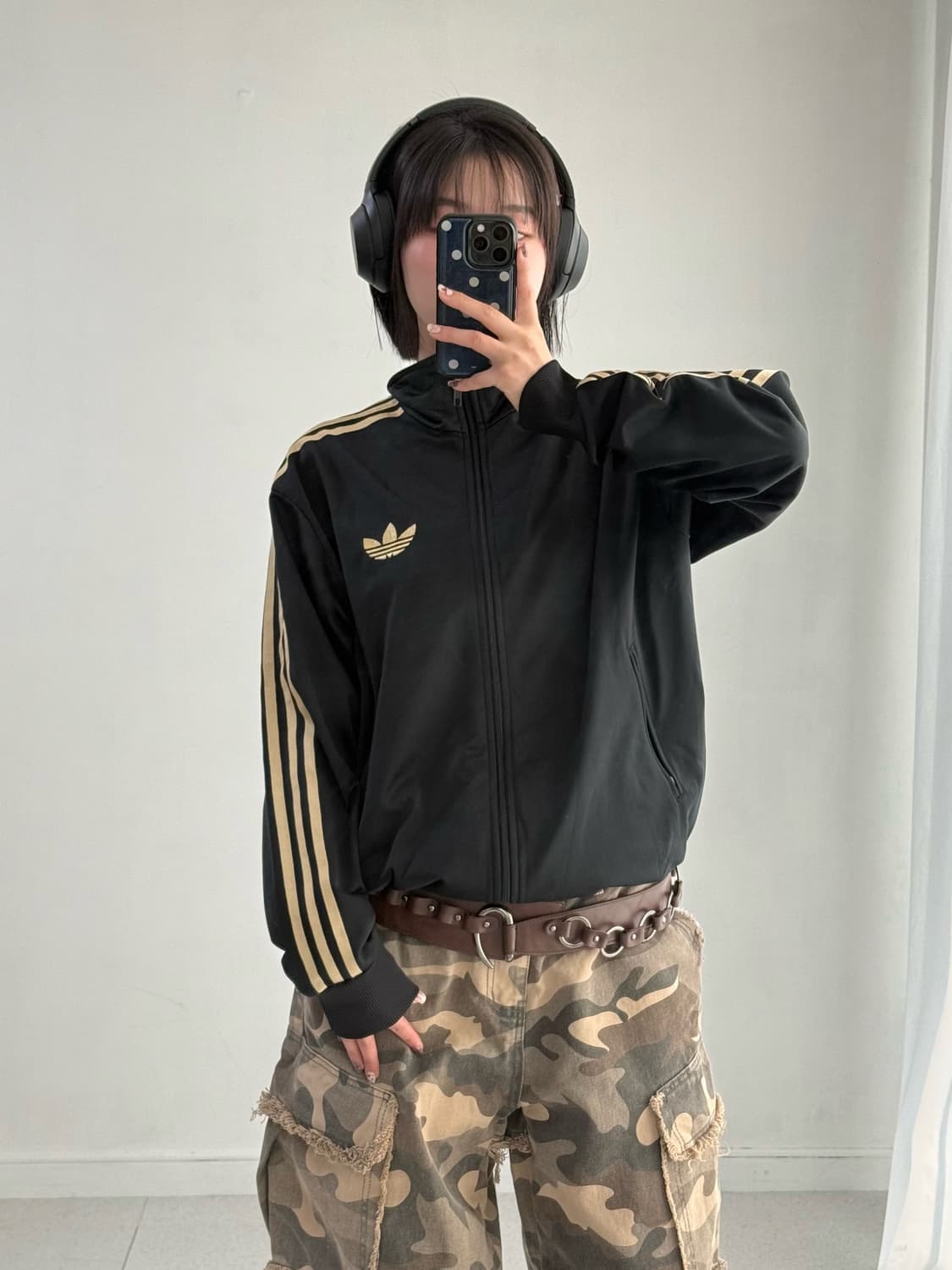 아디다스 블랙 골드 구파 져지 상품이미지1