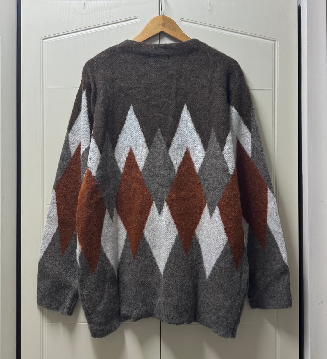 커스텀멜로우 22fw 아가일 모헤어 가디건 팝니다 상품이미지2