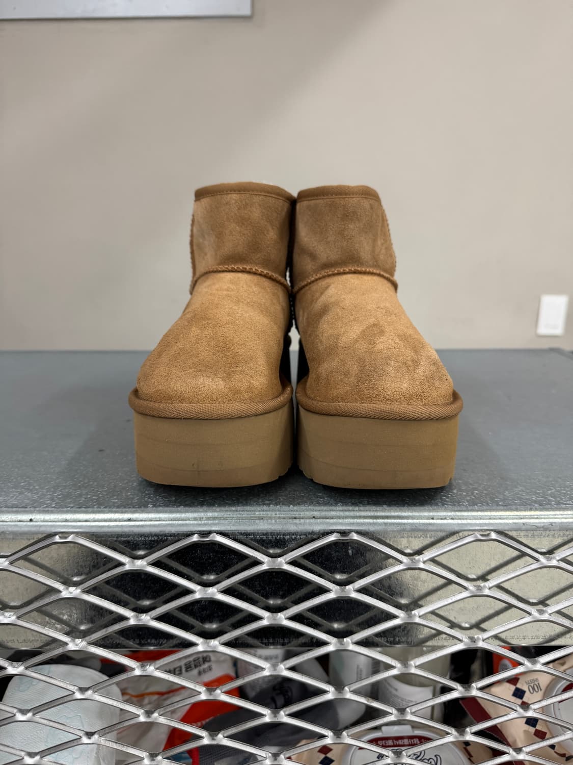 어그 클래식 플랫폼 미니 240 상품이미지6