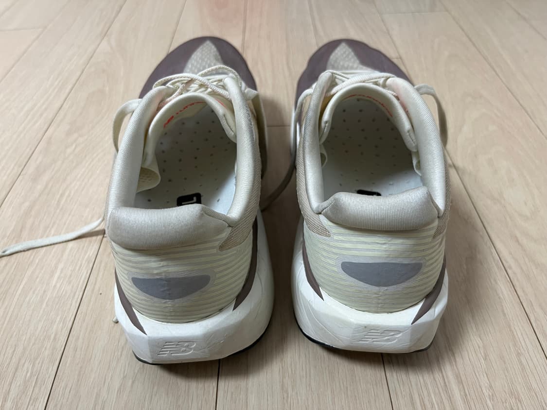 뉴발란스 레벨v5 275 2E 상품이미지2