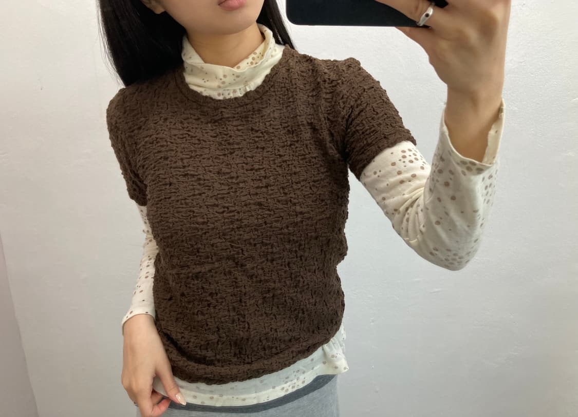 유니클로 브라운 셔링 반팔티 상품이미지1