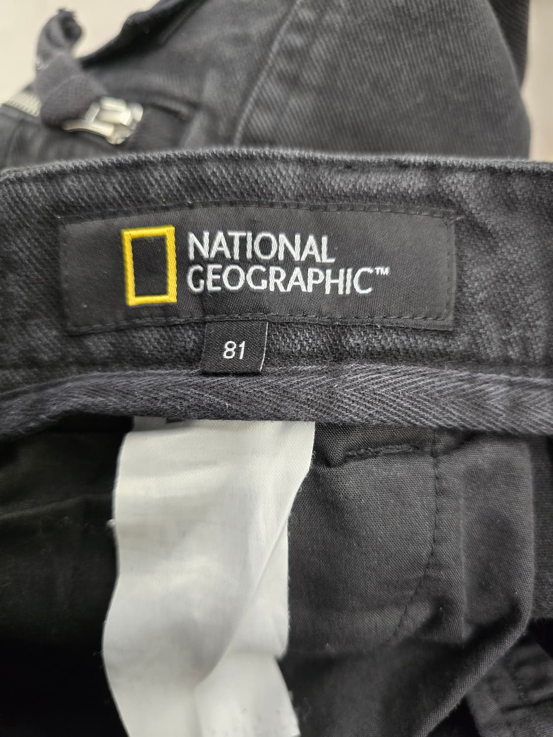 네셔널지오그래픽 남자 카고지퍼바지.  
싸이즈 30 상품이미지7