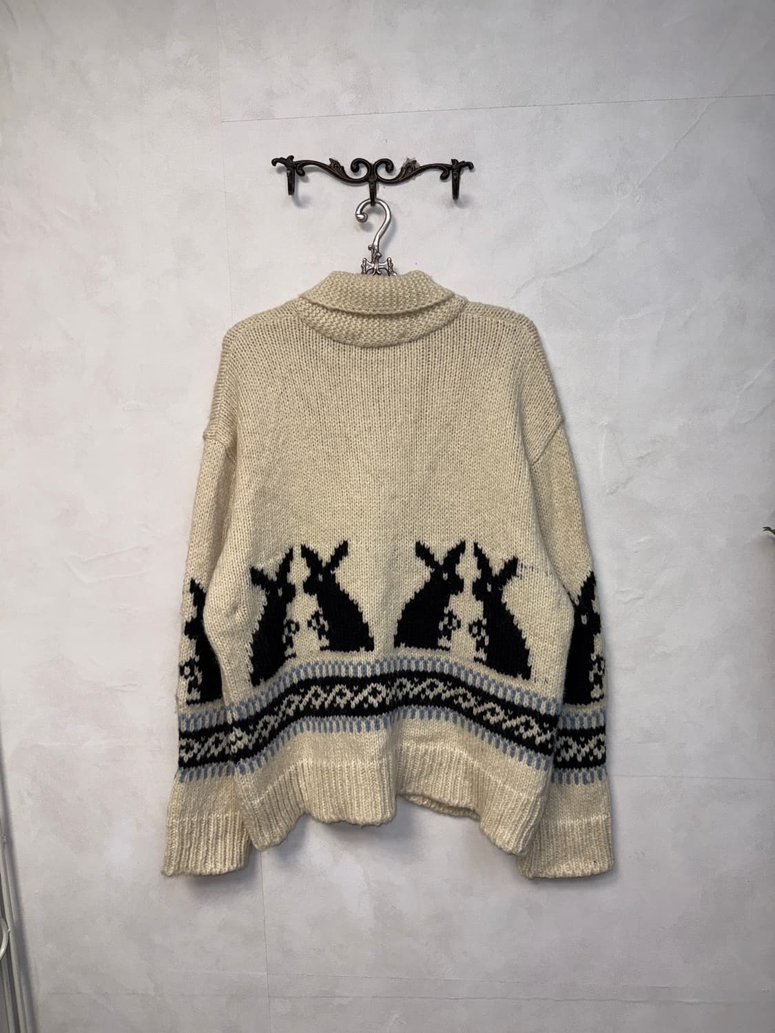 Ivory rabbit nordic over loose cowichan  상품이미지3