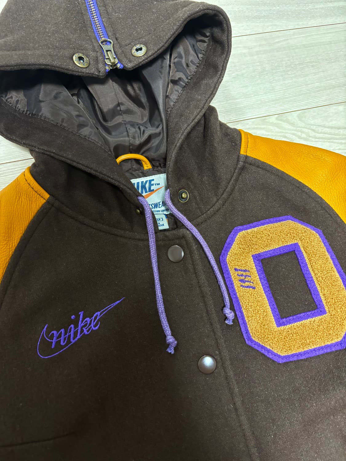 나이키 소가죽 바시티 자켓 상품이미지3