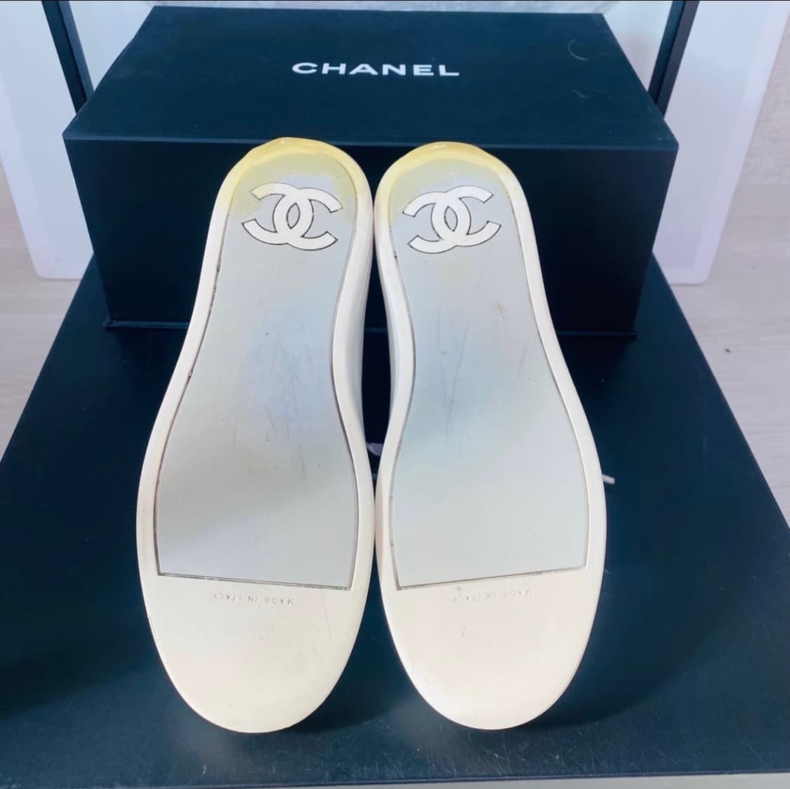 36 정품) 샤넬 러버 실버 레더 스니커즈 235 상품이미지4