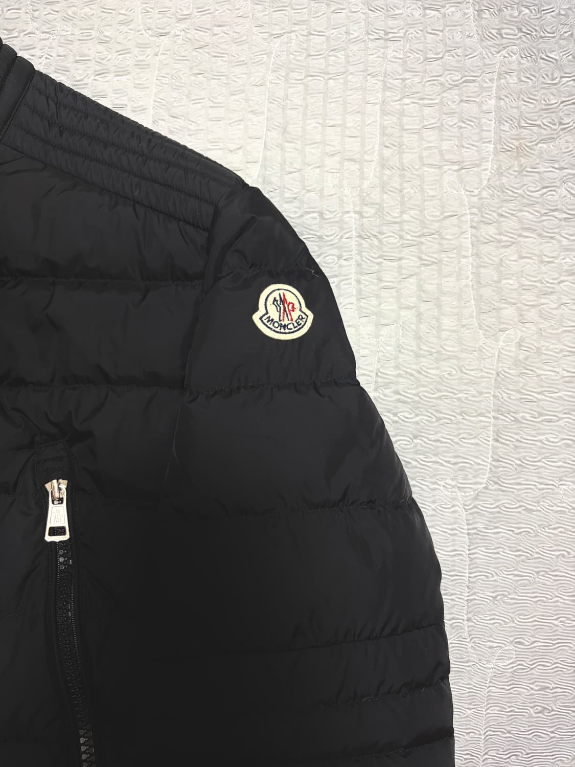 몽클레어 아미오 패딩 상품이미지3