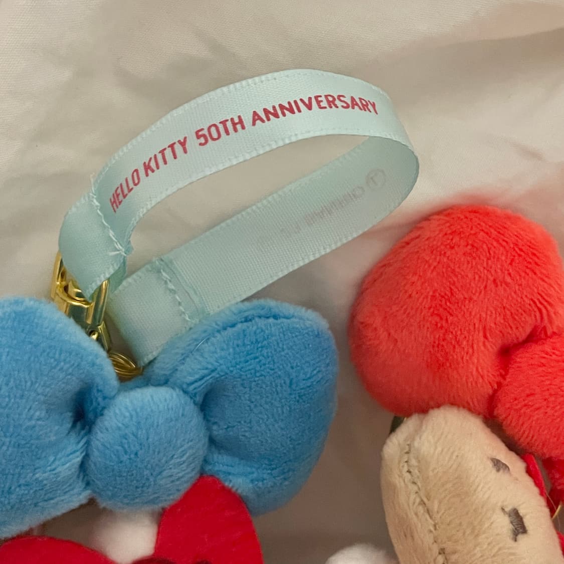 일본 산리오 정품 키티 타이니참 블루 핑크 마스코트 키링 50주년 상품이미지10