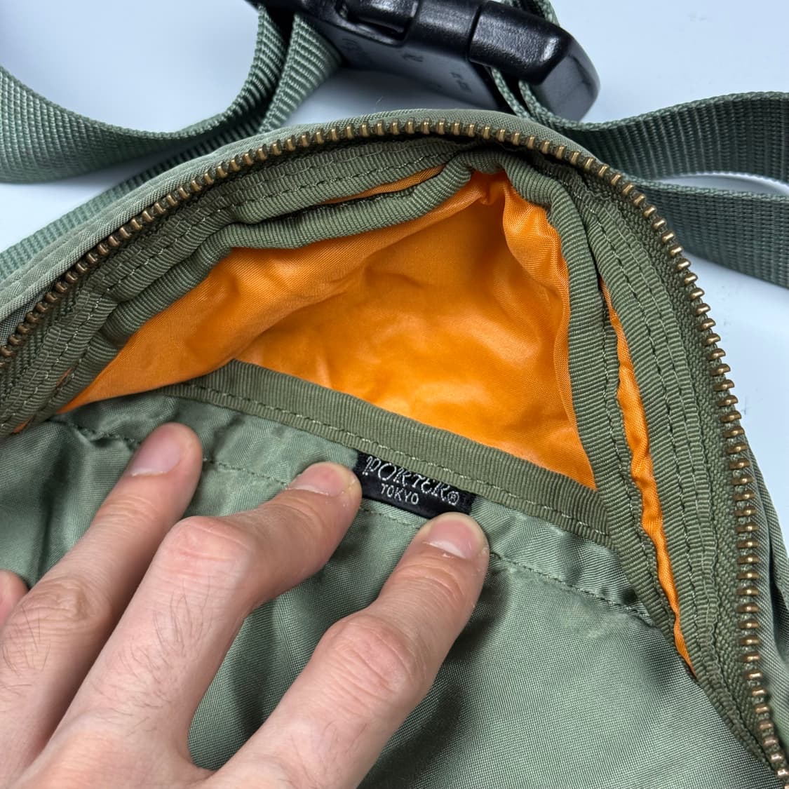 요시다포터 탱커 웨이스트백 올리브 상품이미지6