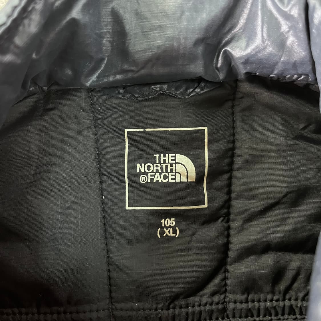 100 노스페이스 유광 경량 패딩 상품이미지3