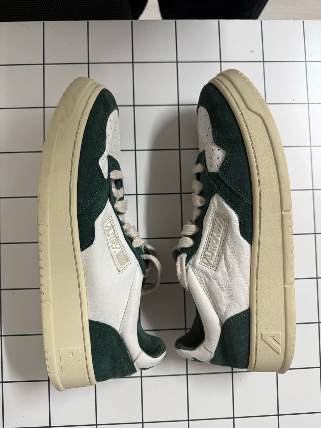 오트리 메달리스트 로우 그린 코트 리미티드 애디션 스니커즈 41 상품이미지5