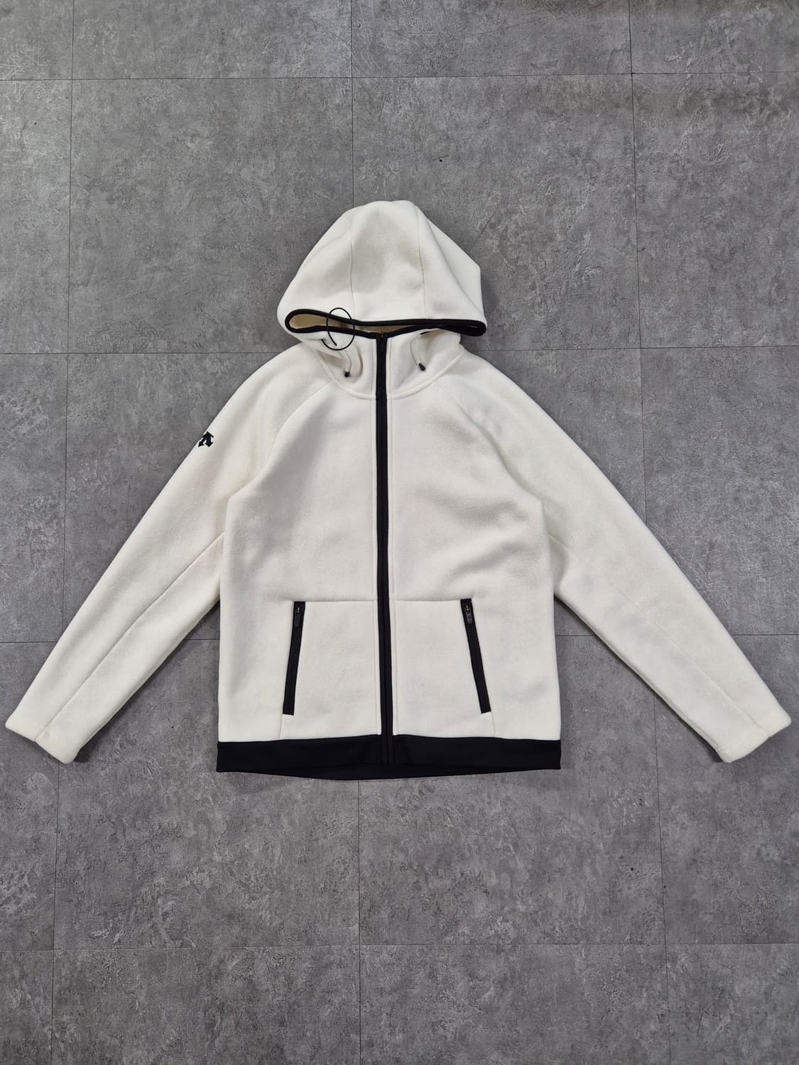 DESCENTE 후리스 상품이미지1