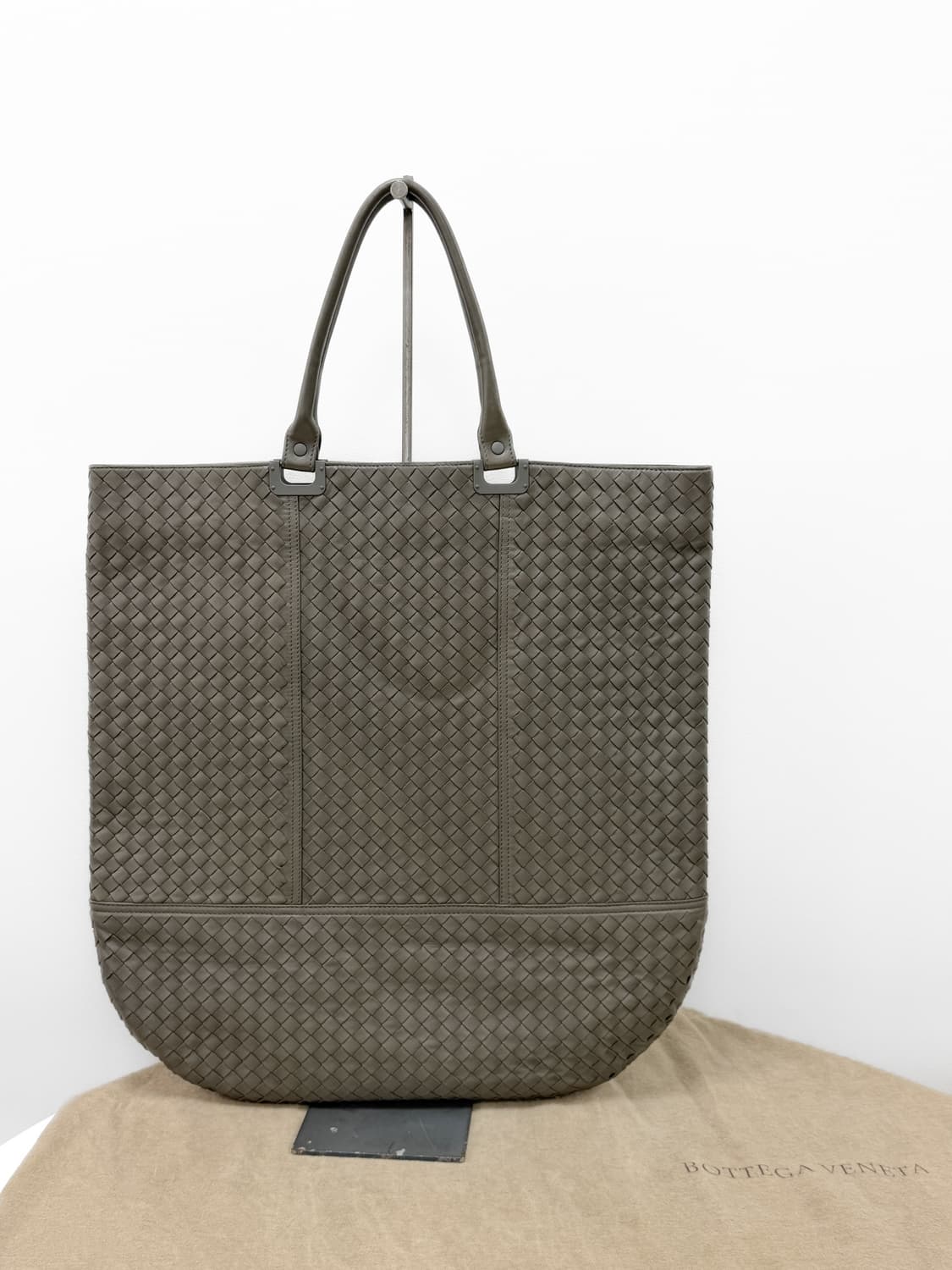 보테가베네타 인트레치아토 나파 라지 플랫 토트백 상품이미지1