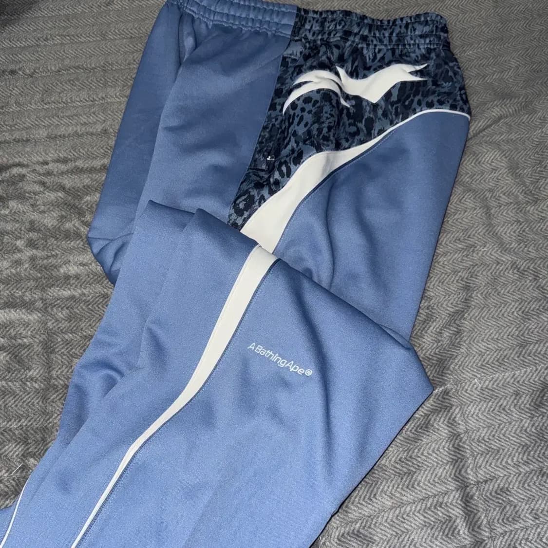 (새상품)베이프 레오타드 셋업 싸게 팝니다 상품이미지2