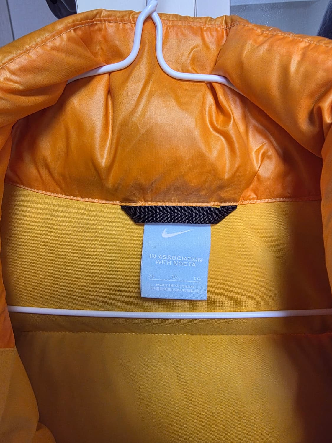 [xl] 나이키x드레이크녹타 퍼퍼자켓 유니버시티 골드 아시아 상품이미지3