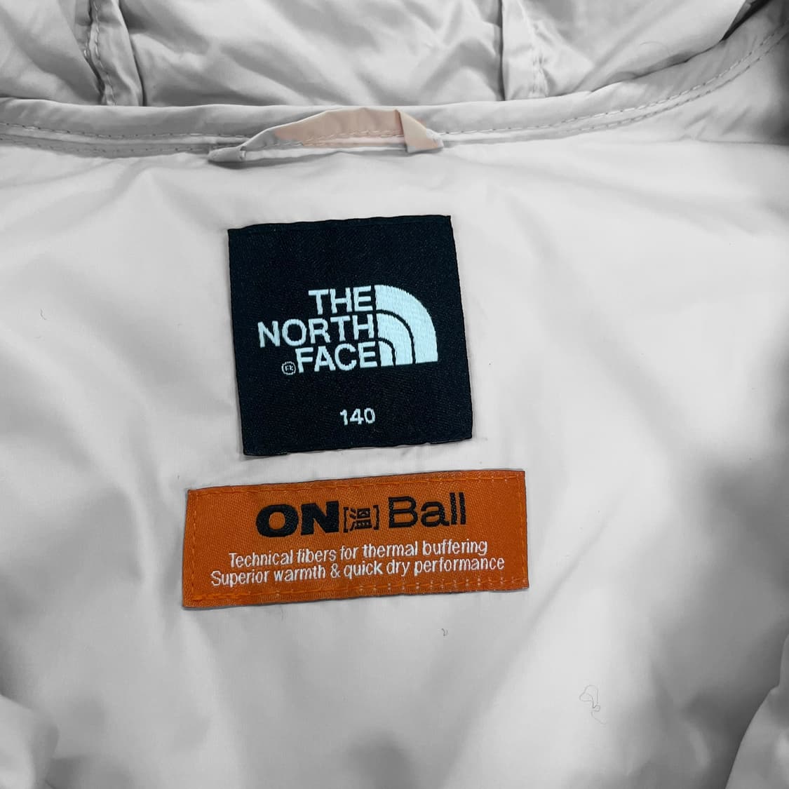 노스페이스 ball 경량 후드 패딩 딸기우유 상품이미지4