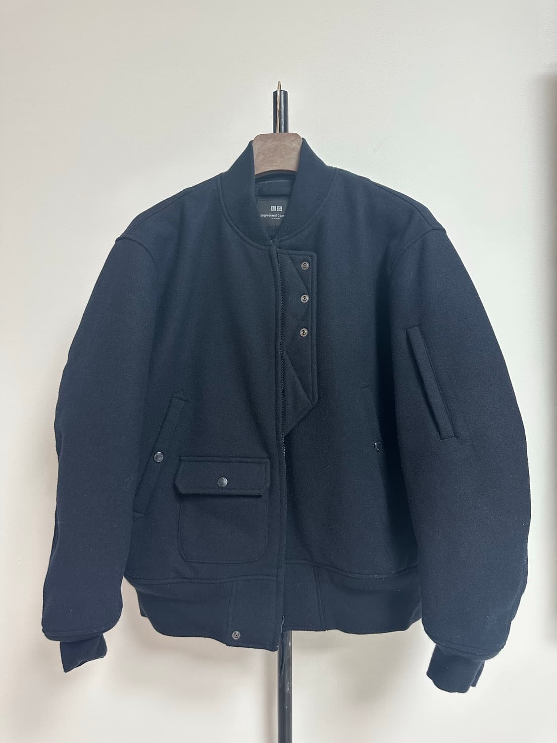 유니클로 x 엔지니어드 가먼츠 퍼프테크 숏 블루종 상품이미지1