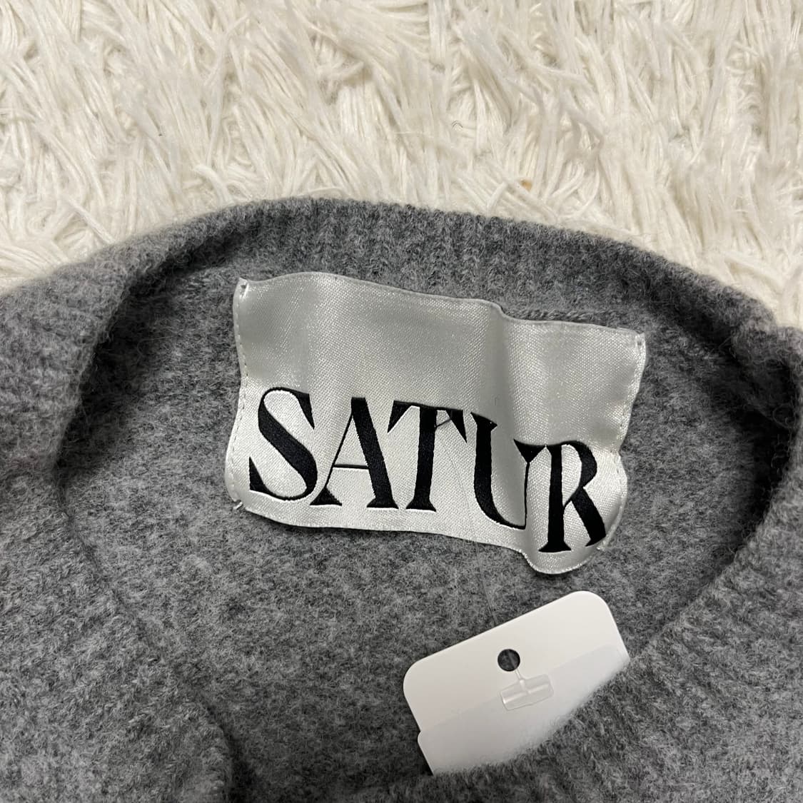 SATUR grey unbalanced knit (줄어듦)  상품이미지5
