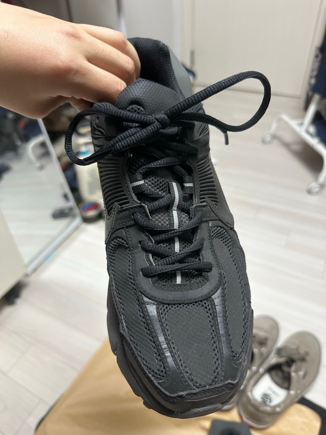 나이키 x 어콜드월 줌 보메로 5 블랙 270 상품이미지2