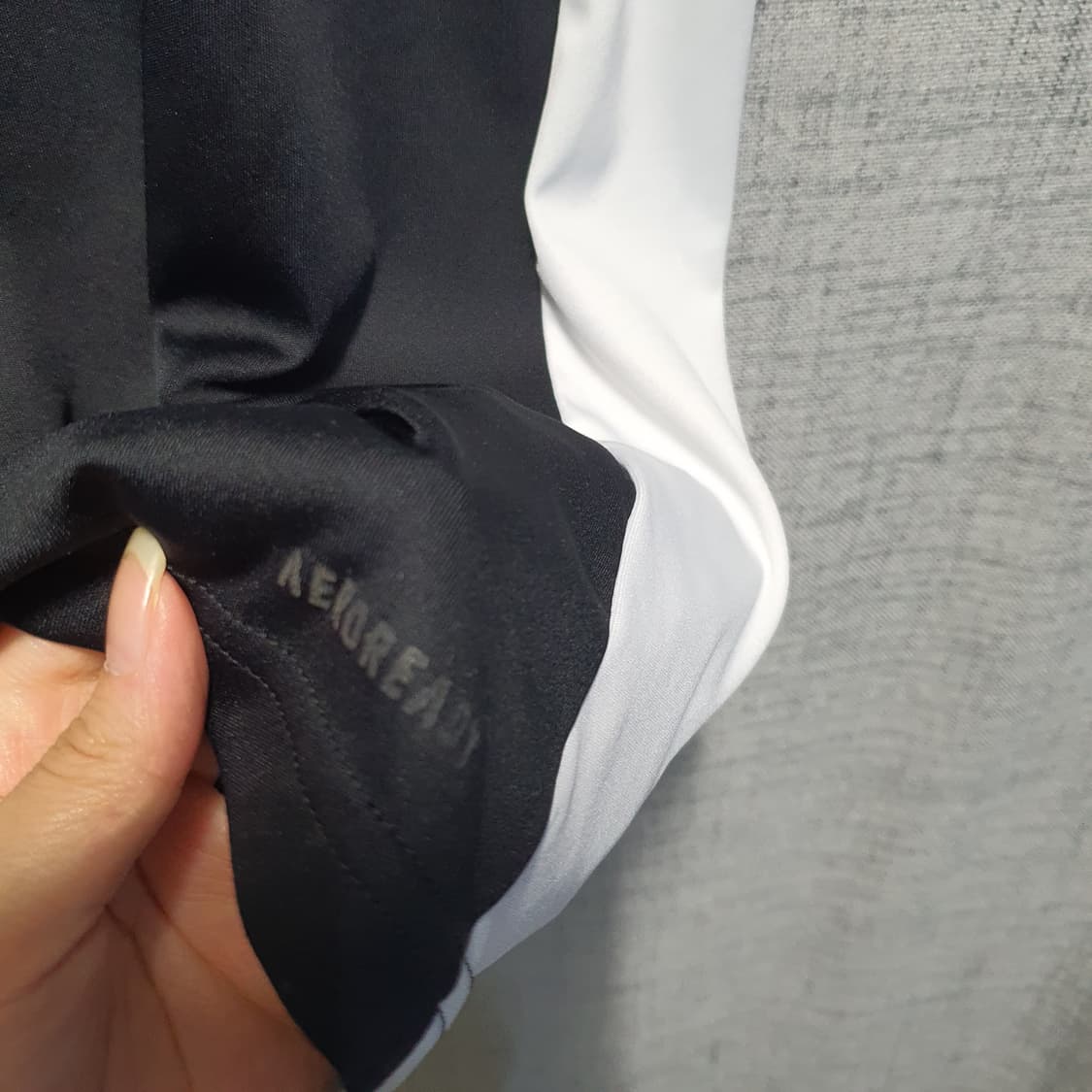 아디다스 스포츠 러닝 기능성 트랙탑 반팔 티셔츠 XL 상품이미지3