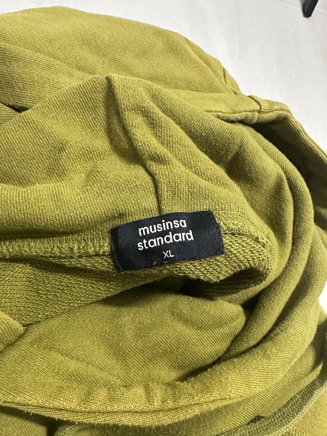무신사 스탠다드 올리브 후드티 상품이미지3
