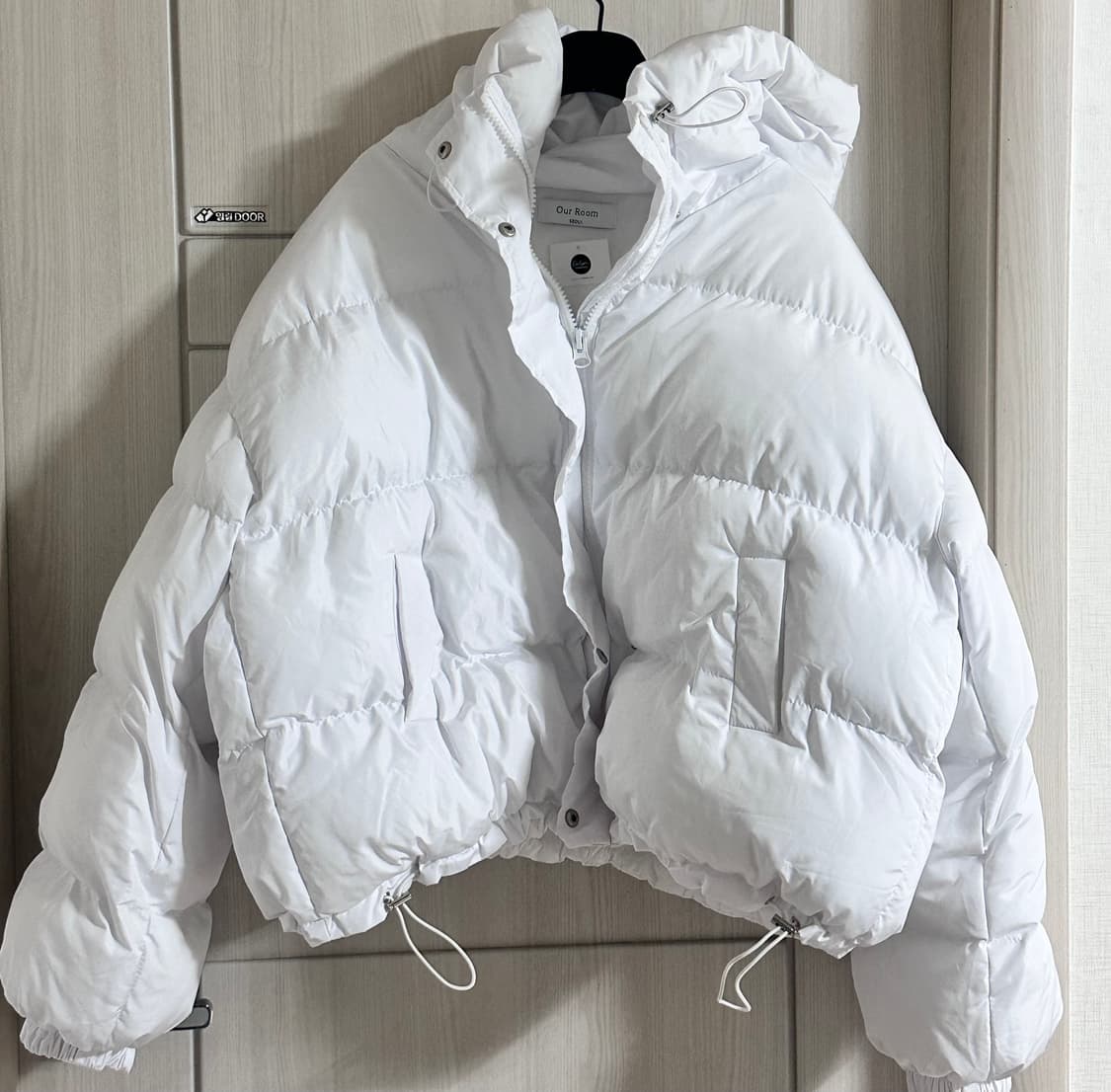 [새상품] Our room 패딩 화이트 상품이미지2
