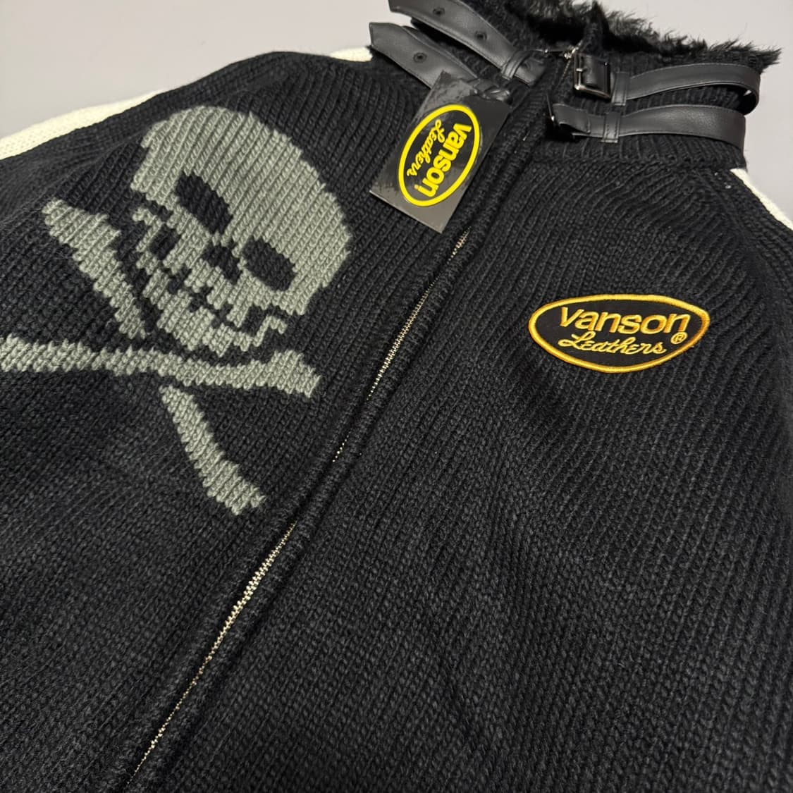 VANSON 블랙컬러 양면 로고 하이넥 코위찬 집업 니트 자켓 상품이미지4