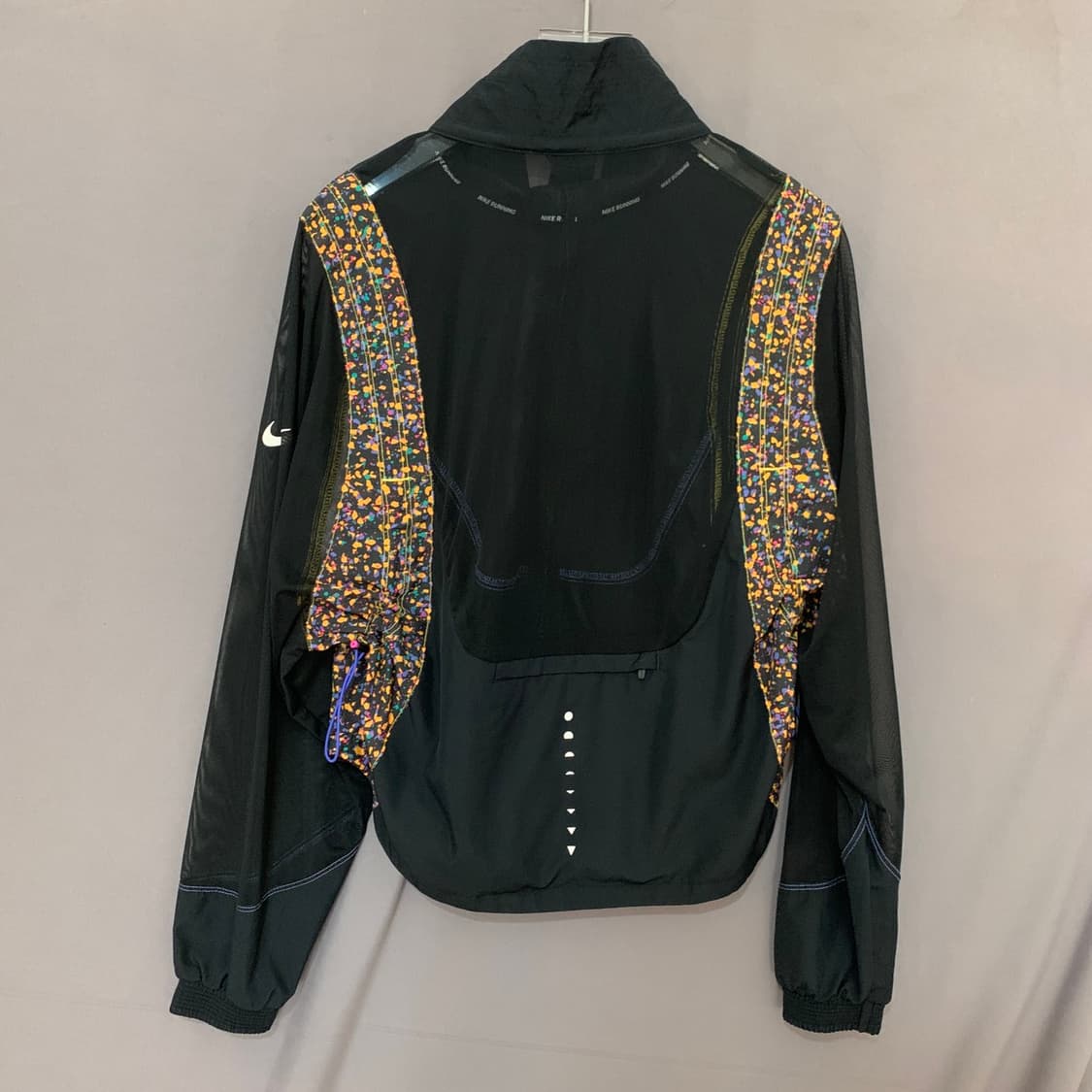 S 나이키 우먼스 아이콘 클래쉬 러닝 메쉬 바람막이 자켓 상품이미지3