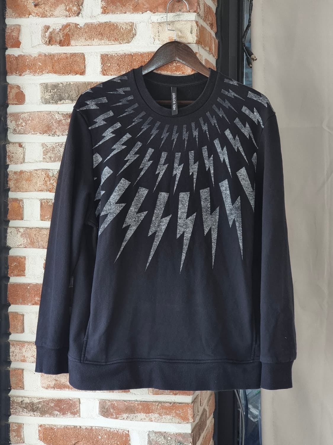 Neil Barrett 썬더볼트 페어아일 맨투맨 XL  상품이미지1