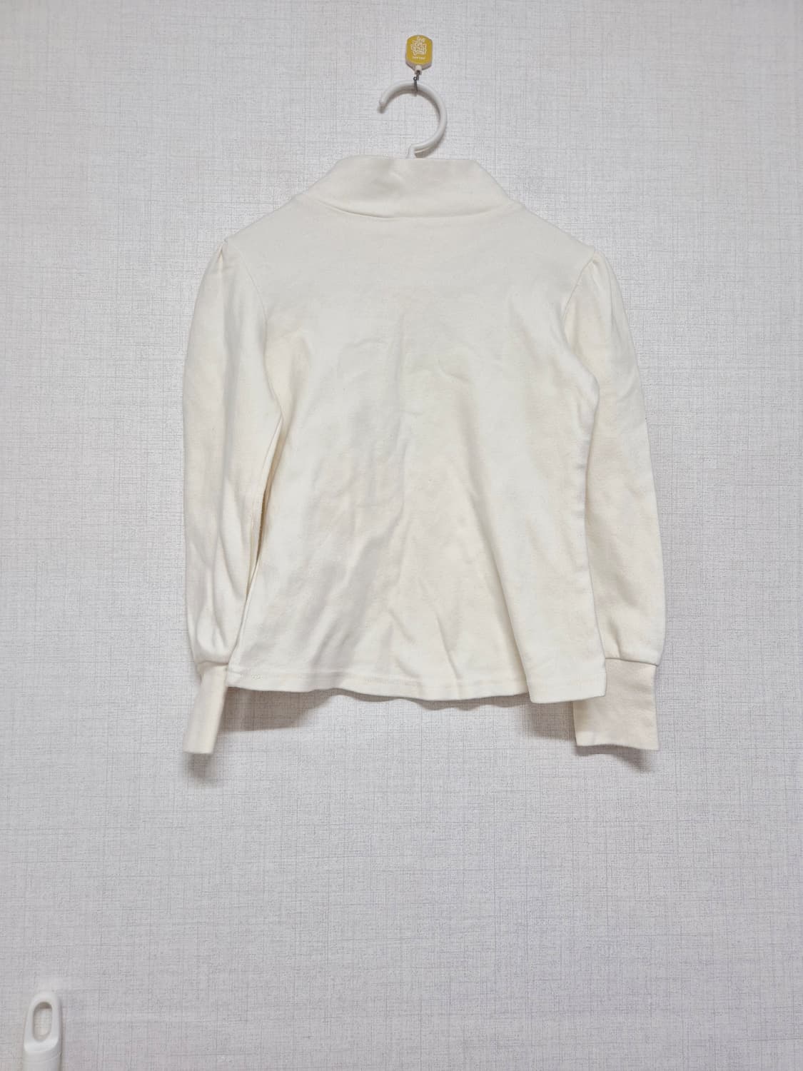 헌트키즈 아이보리 퍼프 목폴라 긴팔티 상품이미지2