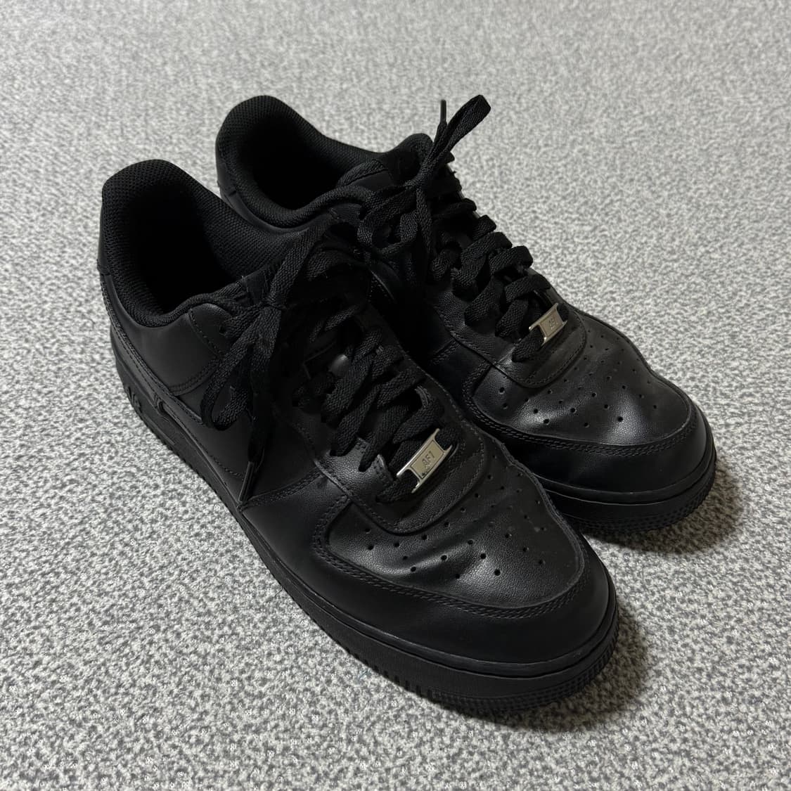 [정가 13만원] 나이키 에어포스 블랙 280 상품이미지4