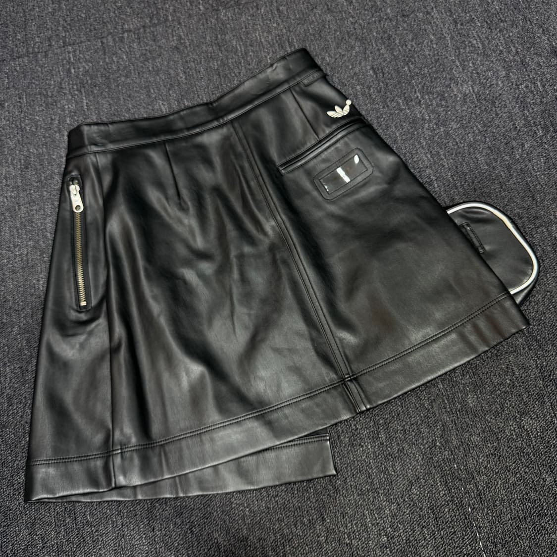 아디다스 블루버전 에어라이너 레더 스커트 상품이미지7