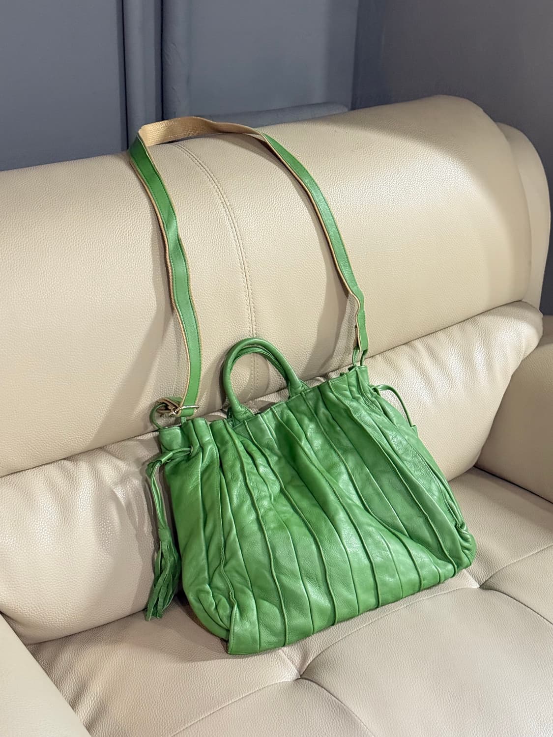 real leather green pleats detail bag 상품이미지1