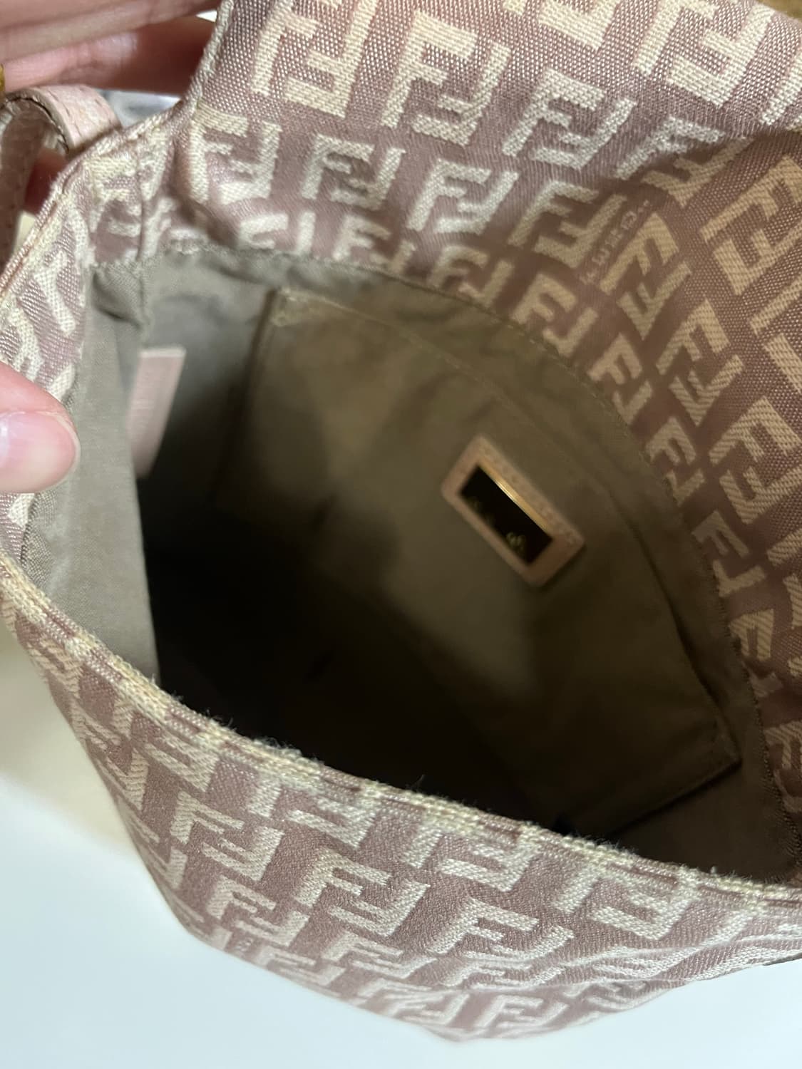 펜디 주카 미니 크로스백 상품이미지10