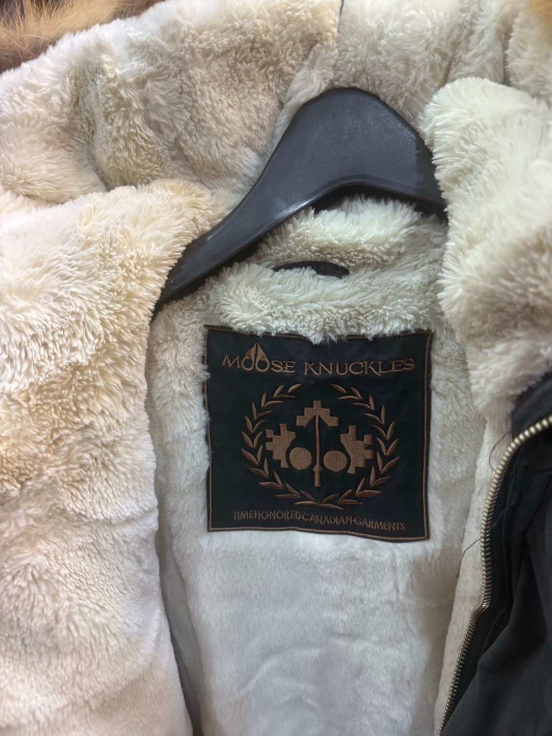 105 정품 무스너클 스텔라 야상 패딩 팝니다 상품이미지3