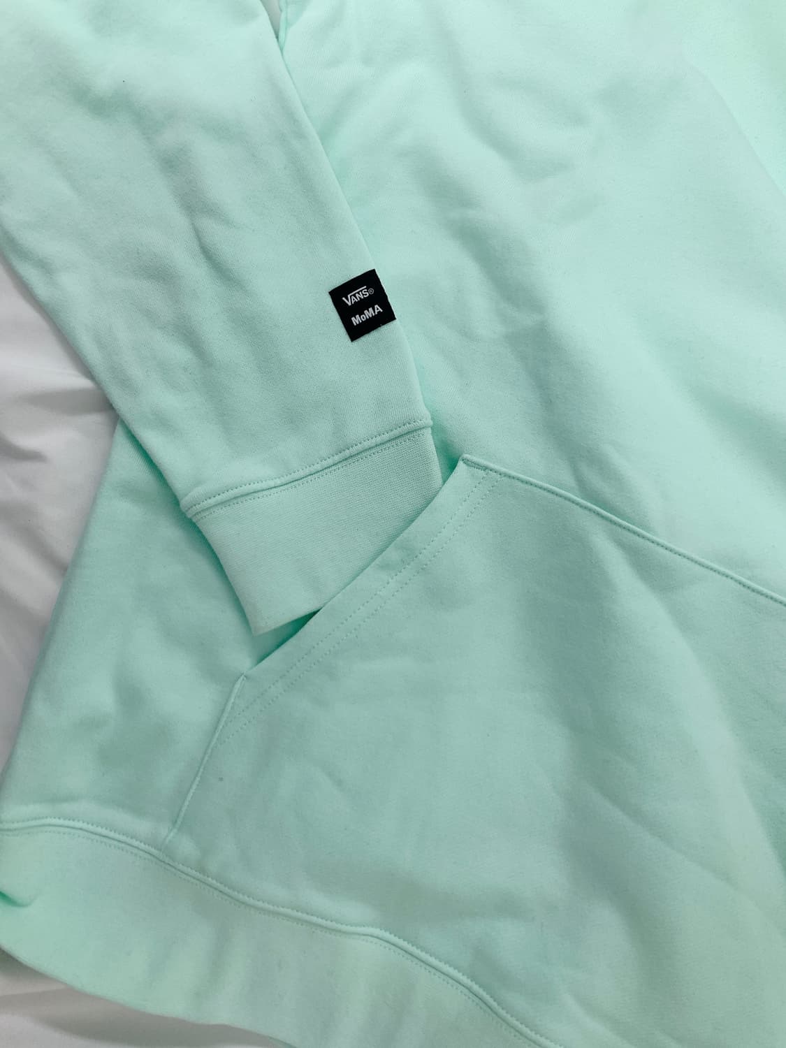 (새상품) 반스x모아 민트 후드티 상품이미지3