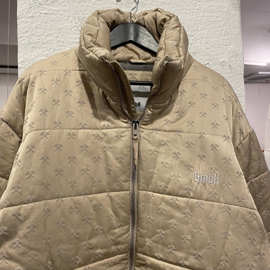 게엠베하(GmbH) 로고 패딩 자켓 상품이미지2