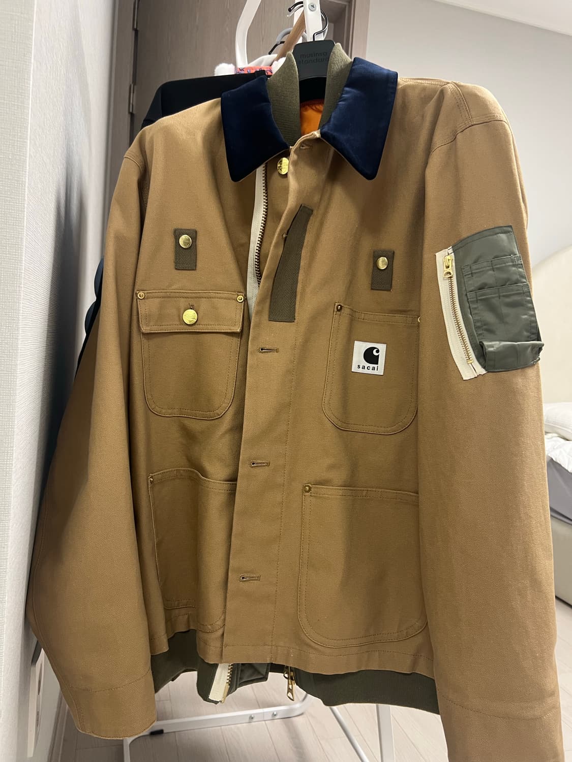 칼하트 사카이 MA-1 미시간 베이지 상품이미지2