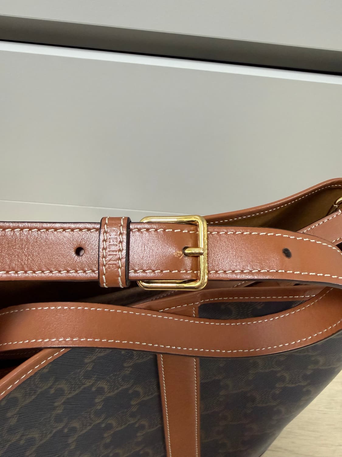 셀린느 버킷백 미디움 상품이미지8