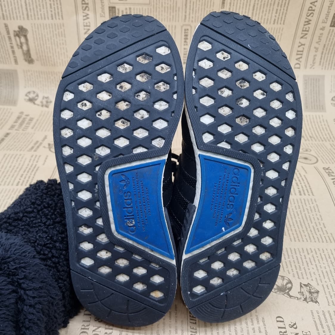 아디다스 NMD R1 블랙 운동화225 상품이미지3