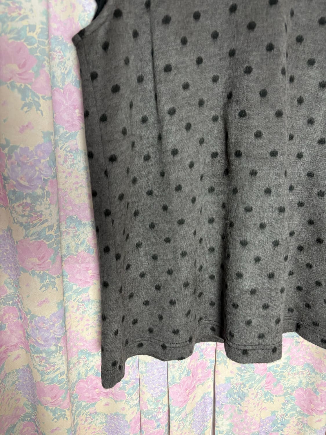 그레이 도트 반소매 니트 상품이미지7