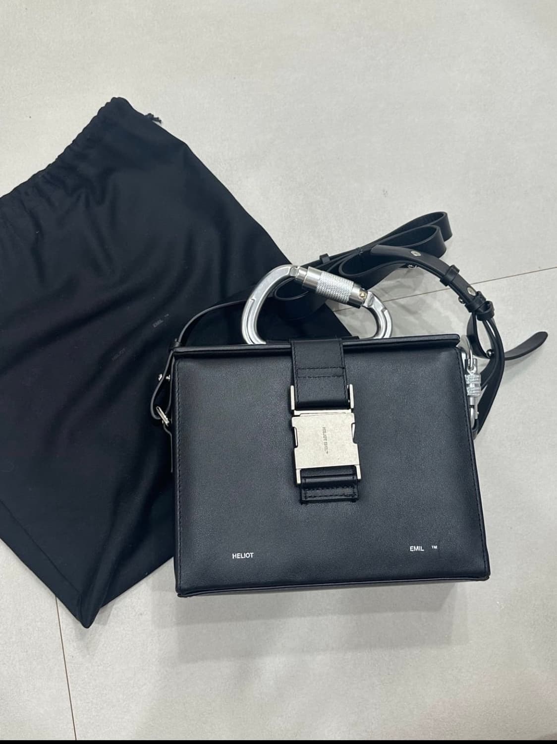 엘리엇에밀 카라비너 박스 백 Carabiner box bag 상품이미지4