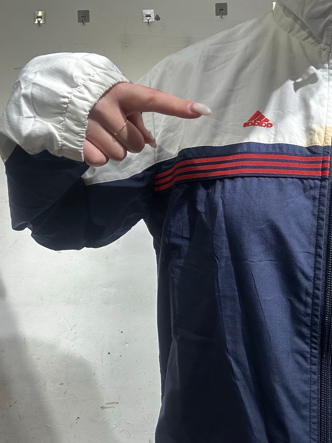 90s 아디다스 화이트 네이비 올드스쿨 바람막이 자켓 M 상품이미지4