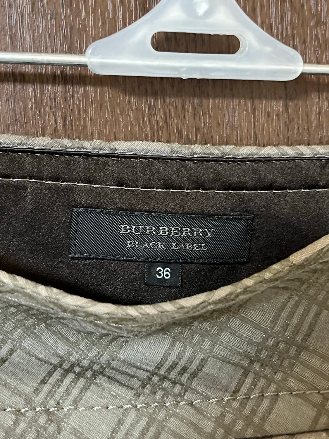 [버버리] 블랙라벨 체크 스커트 - 카키 상품이미지3