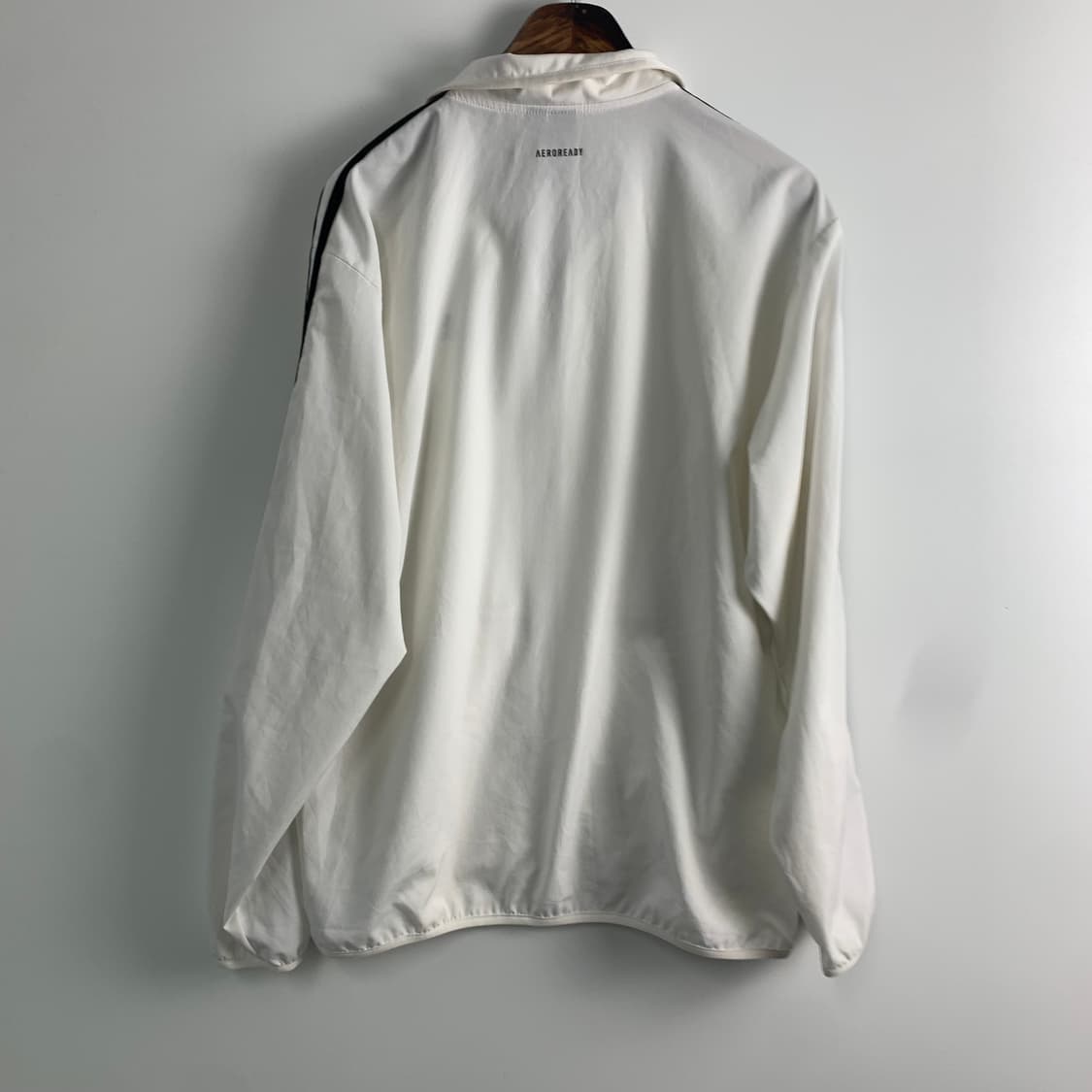 아디다스 이큅먼트 사이드라인 화이트 바람막이 자켓 상품이미지3