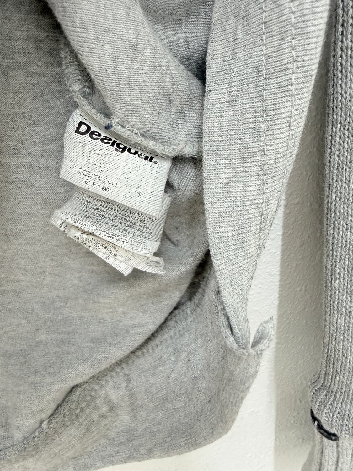 빈티지 Desigual 그레이 레이스 레터링 니트 상품이미지5