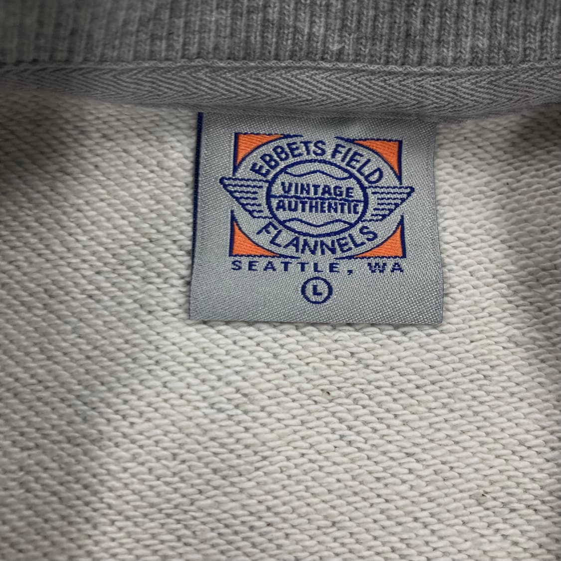 이벳필드 그레이 컬러 강아지 프린팅 빅로고 맨투맨 상품이미지3