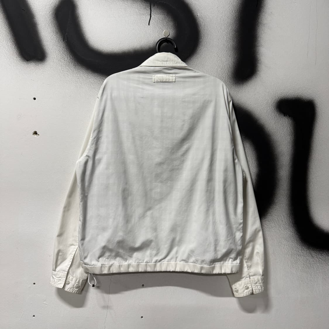 타미힐피거 자수 패치 디테일 화이트 스윙탑 자켓 상품이미지2