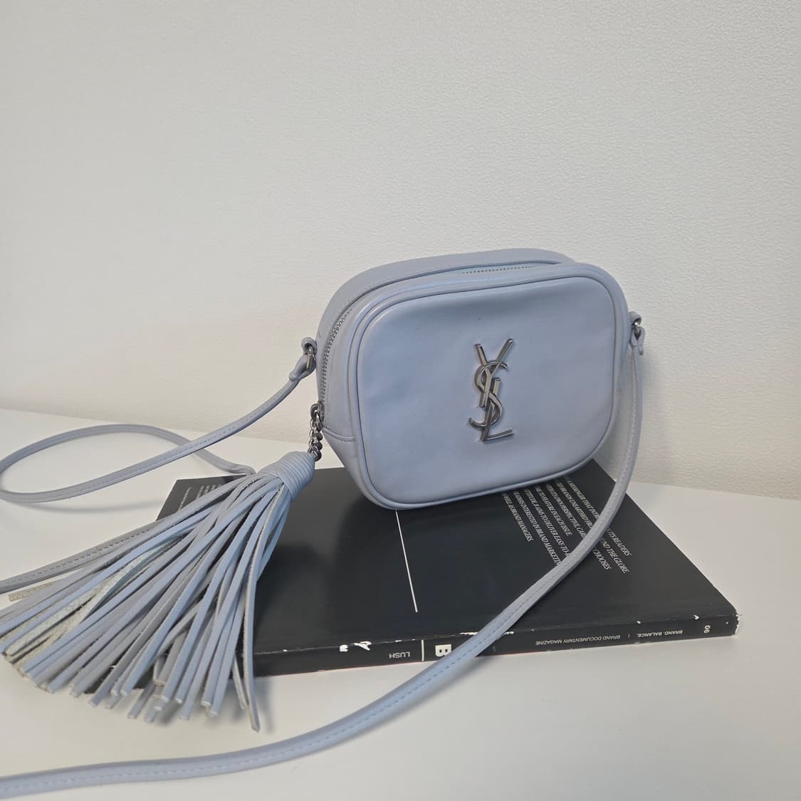 YSL 생로랑 정품 은장 미니 블로거 레더백 크로스백 태슬백 상품이미지9